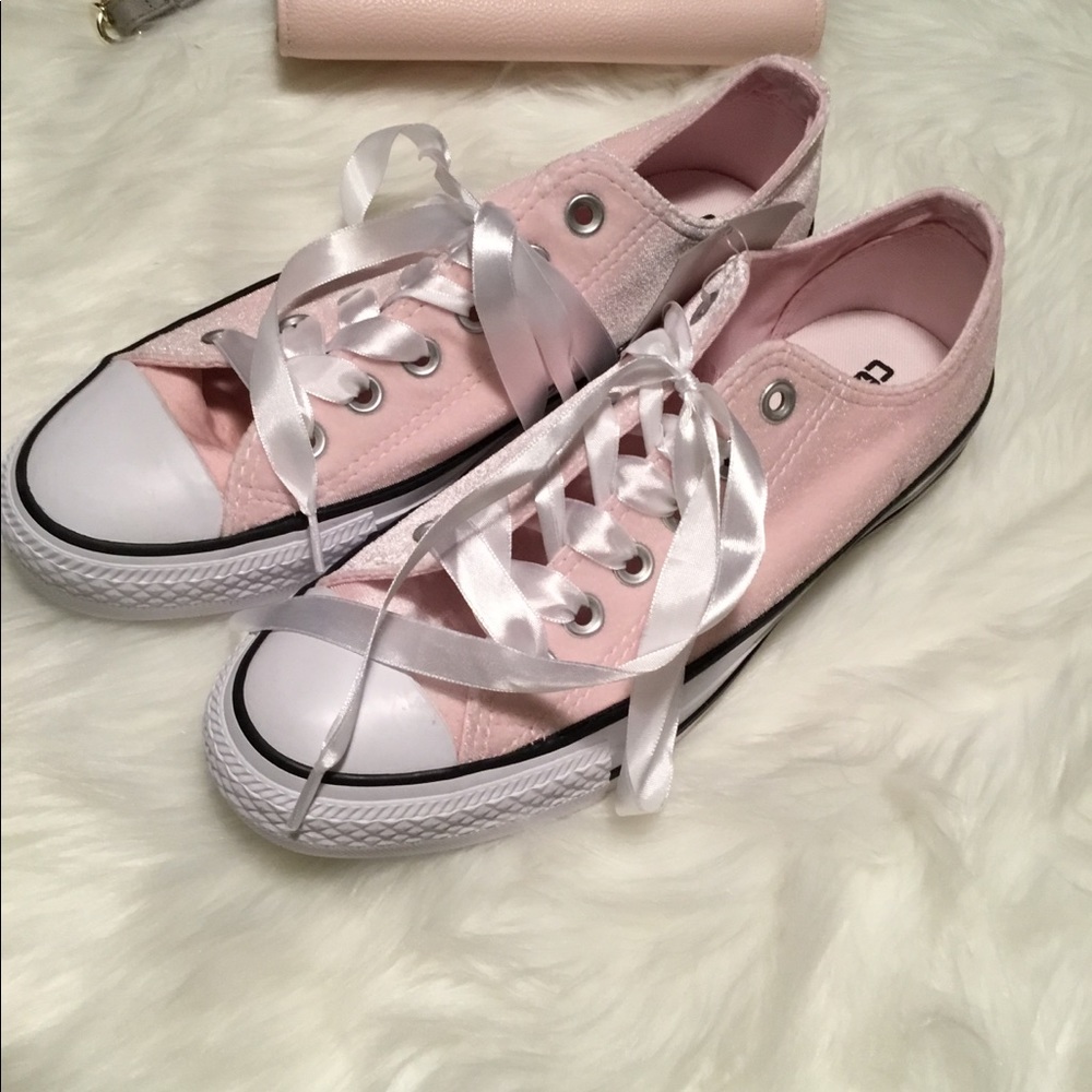 Converse-Pink Velvet - Picture 2 of 7